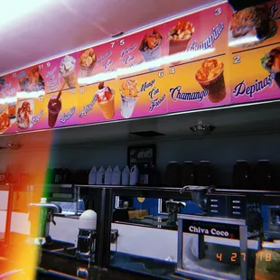 the interior of a fast food restaurant