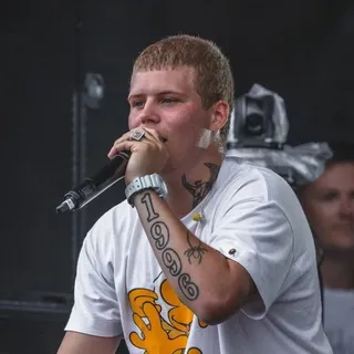 Jonatan Aron L.