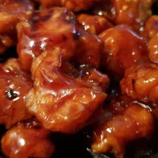 General Tso&apos;s Chicken: sauce was good with a slight spicy kick but the chicken and breading  itself was a bit stringy and dry.