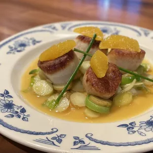 SCALLOPS WITH ORANGE SAUCE