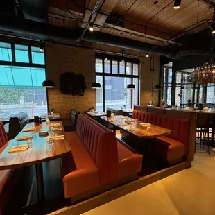 sushi and sashimi, interior