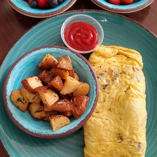 Broken egg omlette (with fruit)