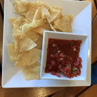 Homemade Chips & Salsa