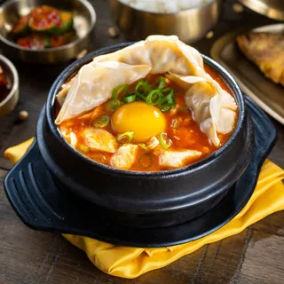 Dumpling Soft Tofu / 야채 & 돼지고기 만두 순두부