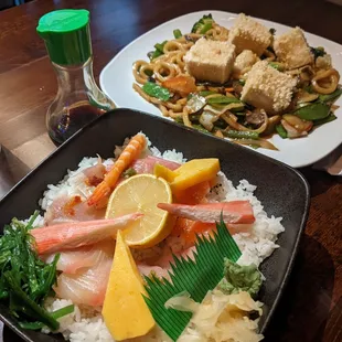 Chirashi and tofu udon