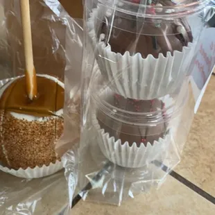 Went in for the Mom-Mom's Apple Pie Caramel Apple because it is soo good. Bought some hot chocolate bombs too