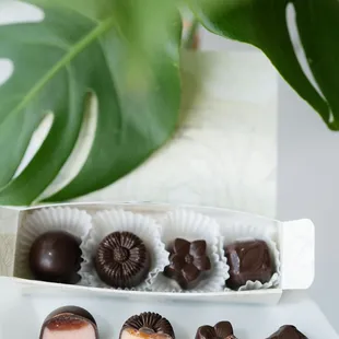 Seasonal Item: 4pc July Jams Truffle Box (made in collaboration with Aloha Bites)