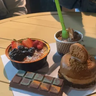 Crème brûlée, Biscoff, cheesecake, Dubai, chocolate, chocolate ice cream