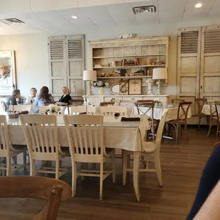 ramen and noodles, interior