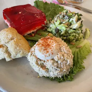 Trio Salad Sampler - My choices included tuna, broccoli-raisins, and strawberry pretzel. All come with a scone.