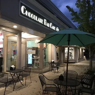 outside tables and chairs