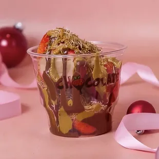 Dubai chocolate strawberry cup!