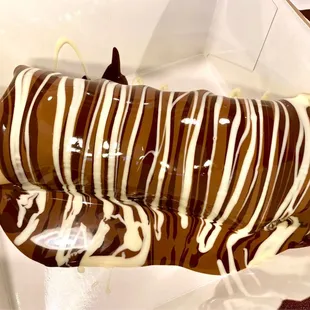 Bash Roll (crepe with strawberries and kiwi, covered in Belgium chocolate)