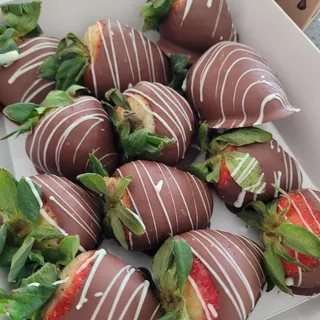 GIFT BOX OF CHOCOLATE STRAWBERRIES
