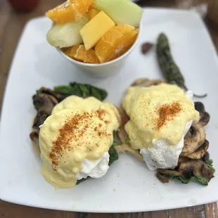 SPINACH MUSHROOMS EGGS BENEDICT