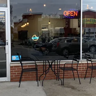outdoor-seating