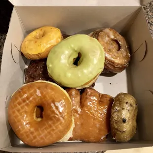 food, dough desserts, donuts
