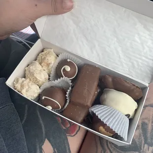 Amazing. Great service. Definitely a great stop before I left Cali :) wish I would have got more