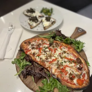 Fennel Sausage and Peppers Flatbread