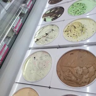 different flavors of ice cream