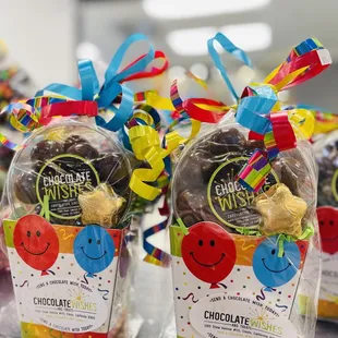 Always a gift for anyone! We have build your own basket as well as these mini grabs! Birthday gift made easy as we even have cards