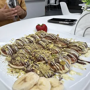 Mini Lit Pancakes with pistachio
