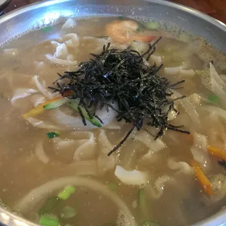 N3 - Seafood Noodle Soup with Soft Tofu /