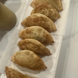 S1 - Fried Dumplings(8pc) / (8)