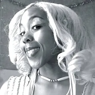 Bobbi W.