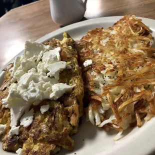 My stellar breakfast: gyro omelette + tasty taters. Fresh &amp; delicious. Cooked to order. Spectacular. January 2019