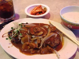 Sandy's Sports bar, Grill and Karaoke