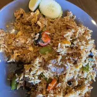 Fried rice with chili peppers and beef