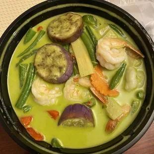 Curry shrimp in green sauce
