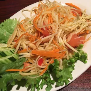 Green papaya salad