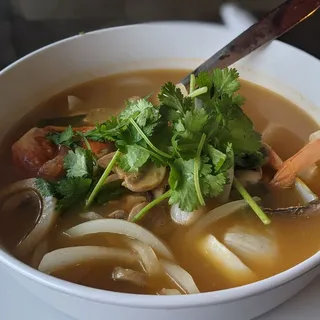 S8. Tom Yum Seafood Soup *
