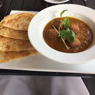 Kadal Nandu Kola (Crab & Lentil Cutlets) Masala