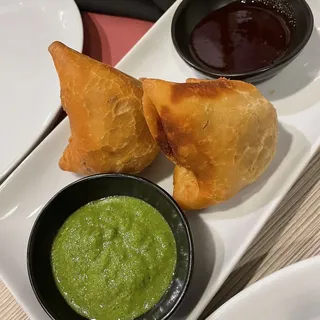 2 Pieces Samosa