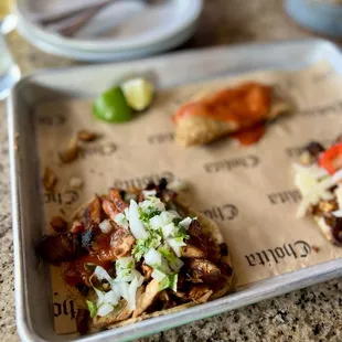 Chicken taco (street style)