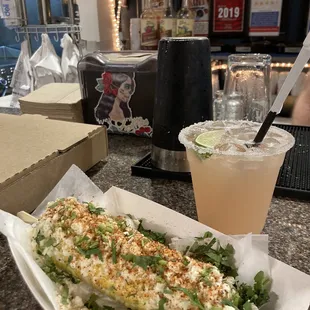 Margarita &amp; elote