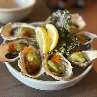 4 pc Fresh Oysters w/ tobiko (HH-$10 x2)