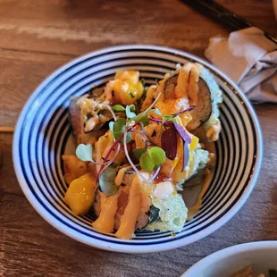 sushi nuggies ($8 hh)