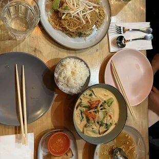Pad Thai  Green Curry Spring Roll