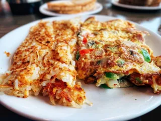 Paul's on Main Street Food & Spirits