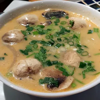 S8. Tom Kha Chicken Soup