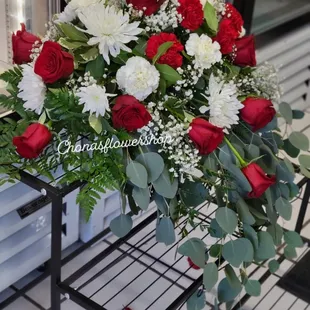 A hanging arrangement for front side table