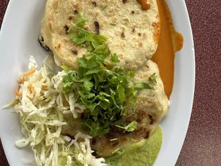 Pupuseria El Rinconcto