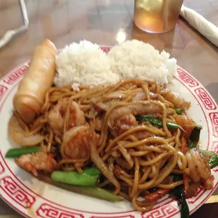 Shrimp Lo Mein lunch special