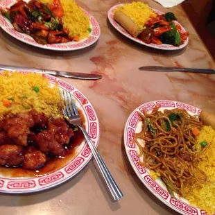 4 standard lunch plates.
