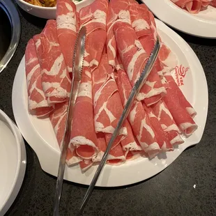 Quantity Supreme Lamb Shoulder Plate