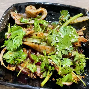 Sliced beef and ox tongue in chili sauce